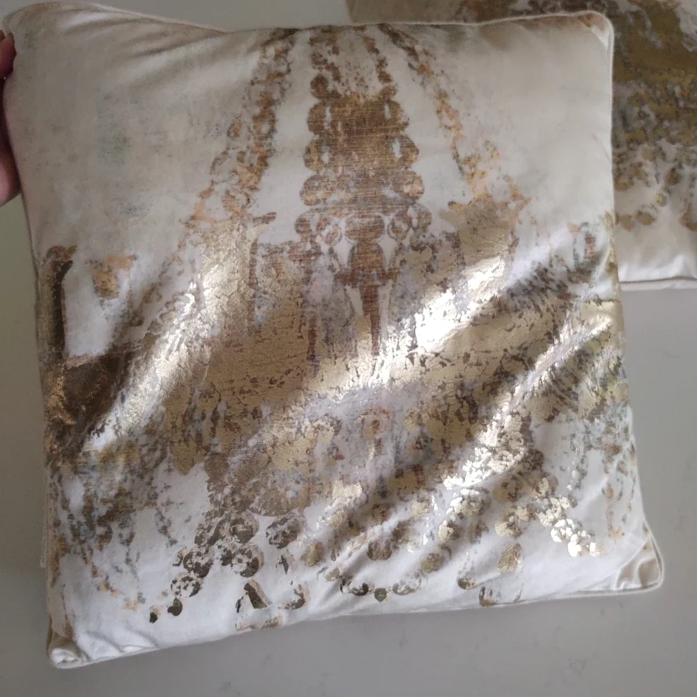 OLIVER Gal White Gold Diamonds Throw Pillows